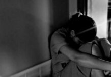 ஆபாச படம் காண்பித்து 13 வயது மகளை வன்புணர்ந்த தந்தை; பாலியல் தொழிலுக்கு உட்படுத்திய கொடூரம்.!