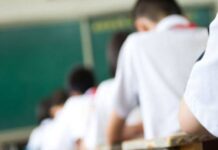 பாம்பு தீண்டிய நிலையிலும் உயர்தரப் பரீட்சை எழுதிய மாணவன்.!