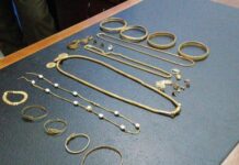 வவுனியாவில் வீடு புகுந்து 66 இலட்சம் ரூபா பெறுமதியான நகைகளை கொள்ளையடித்தவன் மாட்டினான்.!